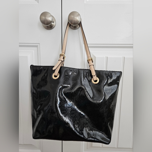 Michael Kors Purse - Picture 1 of 7